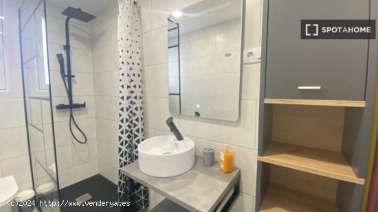 Apartamento de 3 dormitorios en alquiler en Imperial - MADRID