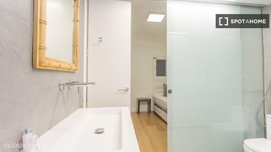 Apartamento entero de 2 dormitorios en Barcelona. - BARCELONA