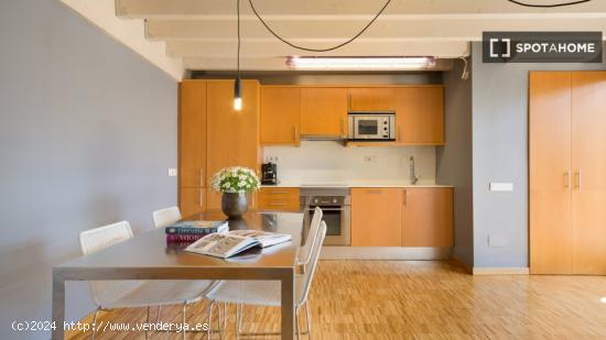 Apartamento entero de 2 dormitorios en Barcelona. - BARCELONA