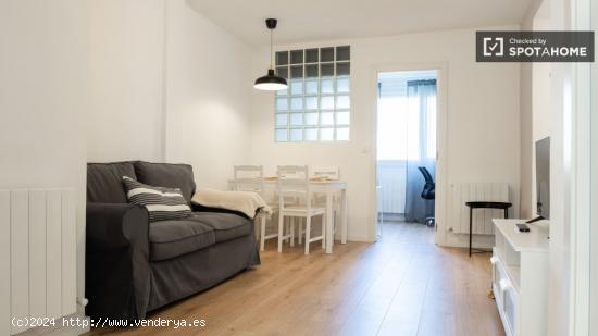 Se alquilan habitaciones en apartamento de 4 dormitorios en Latina - MADRID