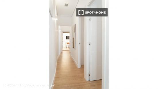 Apartamento de 2 dormitorios en Centro, Madrid - MADRID