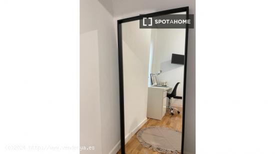 Habitaciones en apartamento de 7 dormitorios en Argüelles - MADRID