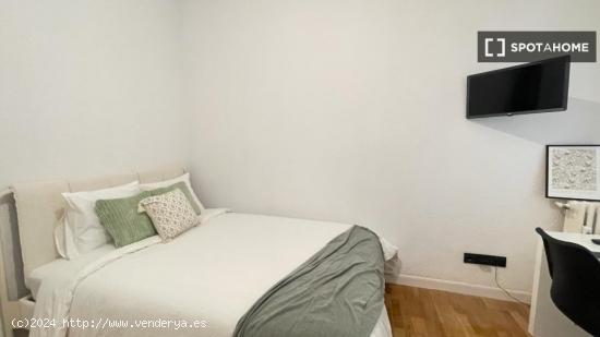 Habitaciones en apartamento de 7 dormitorios en Argüelles - MADRID