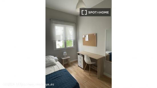 Habitación en piso compartido en Zaragoza - ZARAGOZA