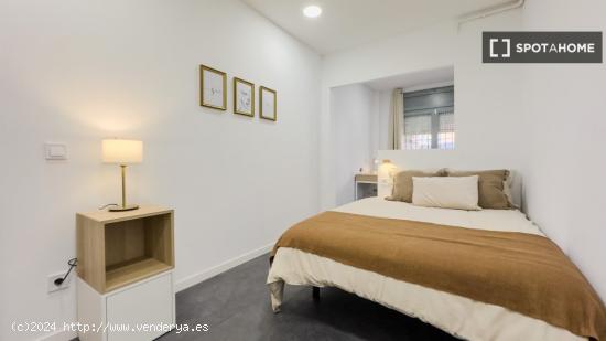 Dormitorio en un apartamento de 7 habitaciones en Barcelona - BARCELONA