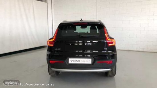 Volvo XC40 Core, T2  Microhibrido, Gasolina de 2024 con 20.111 Km por 34.300 EUR. en Almeria