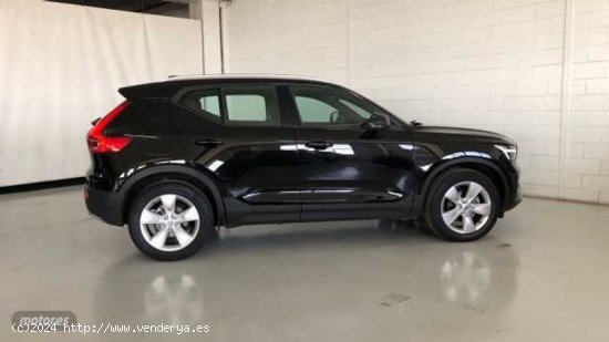 Volvo XC40 Core, T2  Microhibrido, Gasolina de 2024 con 20.111 Km por 34.300 EUR. en Almeria