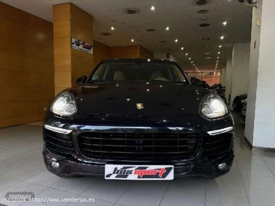 Porsche Cayenne Diesel Aut. de 2015 con 290.000 Km por 25.900 EUR. en Barcelona