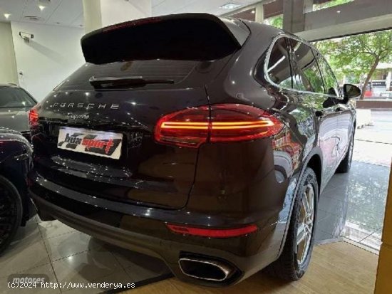 Porsche Cayenne Diesel Aut. de 2015 con 290.000 Km por 25.900 EUR. en Barcelona