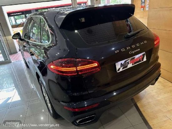 Porsche Cayenne Diesel Aut. de 2015 con 290.000 Km por 25.900 EUR. en Barcelona