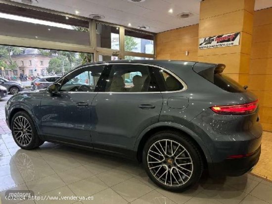 Porsche Cayenne E-hybrid Aut. de 2020 con 69.999 Km por 67.900 EUR. en Barcelona