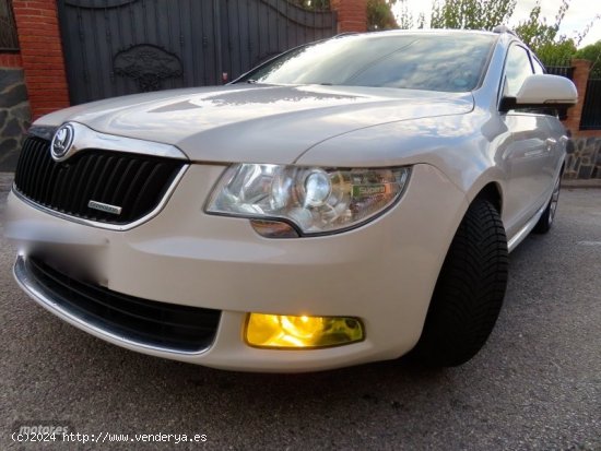 Skoda Superb 1.6 TDI GREENLINE-BIXENON-LEDS-KLIMATIZADOR-ALARMA-MUL de 2012 con 177.000 Km por 7.700