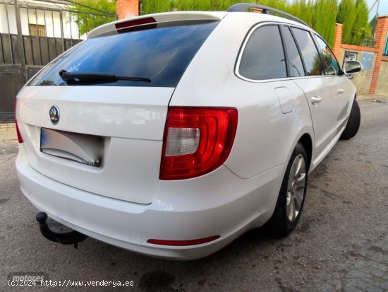 Skoda Superb 1.6 TDI GREENLINE-BIXENON-LEDS-KLIMATIZADOR-ALARMA-MUL de 2012 con 177.000 Km por 7.700