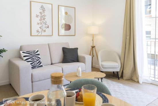  Apartamento completo de 2 dormitorios en Málaga - MALAGA 