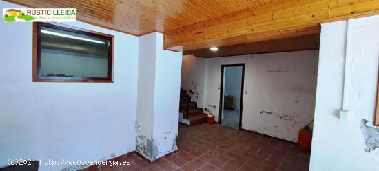 CASA (DE UNOS 200 M2) CON TERRAZA (DE UNOS 6 M2) EN SANTA COLOMA DE QUERALT. - TARRAGONA