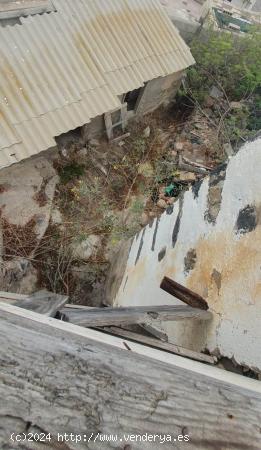 Guia Isora. Medianias. Casa con terreno a restaurar - SANTA CRUZ DE TENERIFE