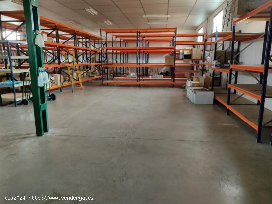 NAVE INDUSTRIAL CON EXCELENTE AISLAMIENTO - ALBACETE