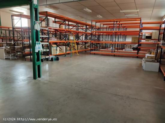 NAVE INDUSTRIAL CON EXCELENTE AISLAMIENTO - ALBACETE