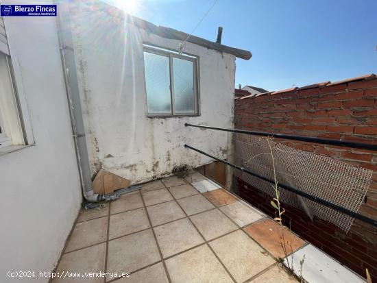 CASA CON ESPECTACULARES VISTAS TAN SÓLO A 10 MIUTOS DE LEÓN - LEON