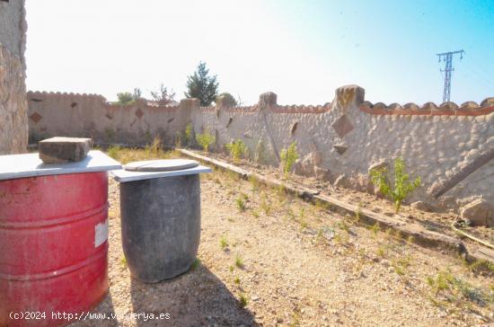 Urbis te ofrece una parcela con nave y bodega en venta en Calvarrasa de Arriba, Salamanca - SALAMANC