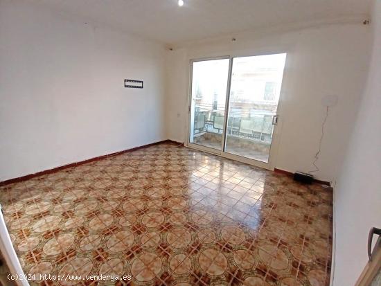  PISO DE 3 HABITACIONES EN PLAZA DEL PINO SABADELL - BARCELONA 