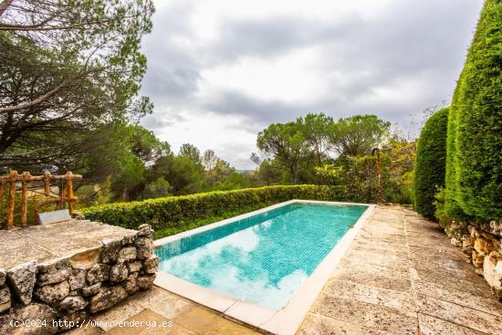  FINCA RÚSTICA CON PISCINA Y PISTA DE TENIS - BARCELONA 