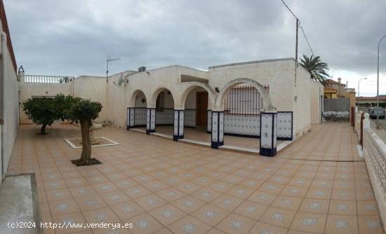  CHALET EN PARCELA DE 400 m2 EN SANTO DOMINGO - ALMERIA 