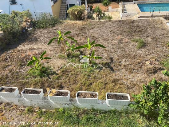 Encantador chalet de una sola planta, situado en la urbanización Les Bases en Marxuquera, - VALENCI