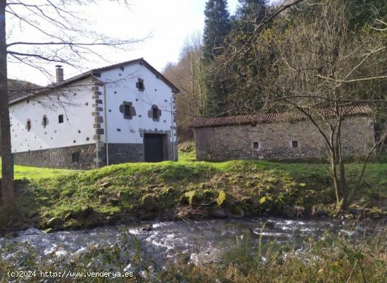 Casa con Terreno - NAVARRA