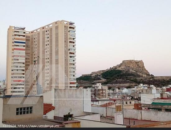  Zona de los Representantes Local  con Vado y naya - ALICANTE 