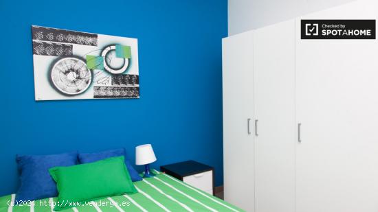 Amplia habitación con armario independiente en el piso compartido, Alcalá de Henares - MADRID