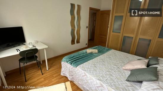 Alquiler de habitaciones en piso de 4 dormitorios en Alcalá De Henares - MADRID