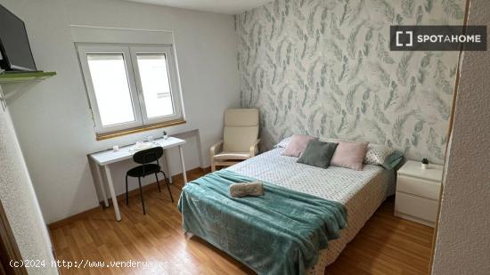 Alquiler de habitaciones en piso de 4 dormitorios en Alcalá De Henares - MADRID