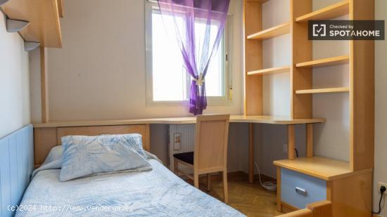 Habitaciones en alquiler en apartamento de 3 dormitorios en Vicálvaro - MADRID