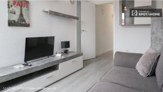 Apartamento de 2 dormitorios con terraza en Madrid centro en alquiler - MADRID