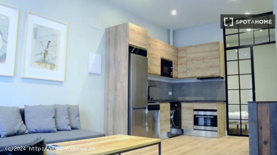 Apartamento de 3 dormitorios en alquiler en Chamartín - MADRID