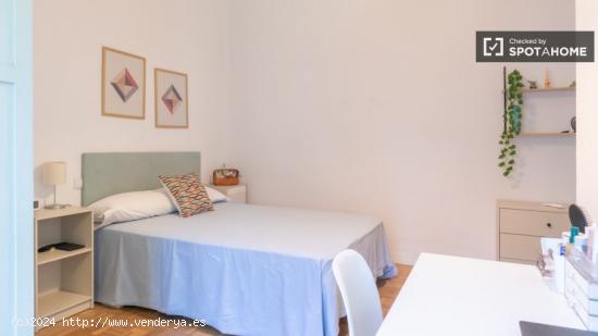 Se alquilan habitaciones en apartamento de 7 dormitorios en Salamanca - MADRID