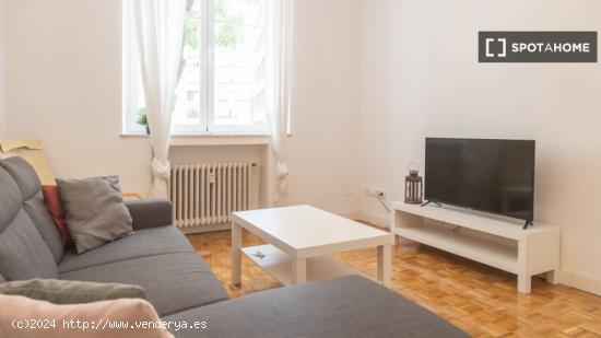 Acogedor apartamento de 4 dormitorios en Chamberí - MADRID