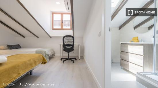 Apartamento de 2 dormitorios en alquiler en Sol - MADRID