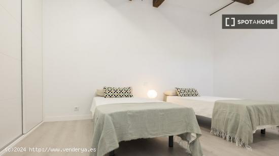 Apartamento de 2 dormitorios en alquiler en Sol - MADRID