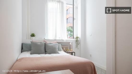 Habitación en piso compartido en madrid. - MADRID