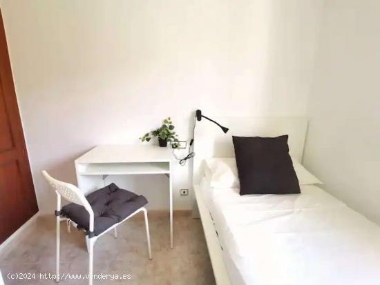  Habitación en piso compartido en el masnou. - BARCELONA 