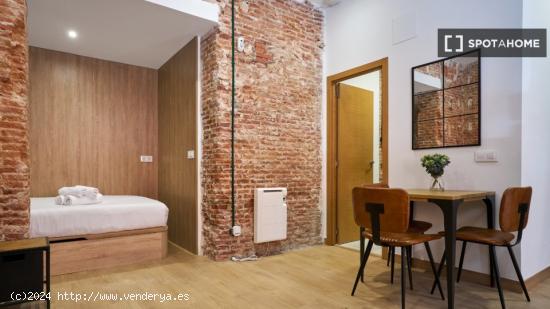 ¡Casa nueva en un estudio recientemente renovado, perfecto para parejas! - MADRID