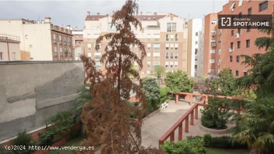 Se alquila habitación en piso compartido en Chamberi, Madrid - MADRID