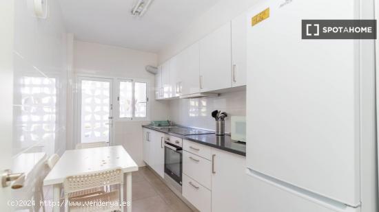 Piso entero de 5 habitaciones en valència. - VALENCIA