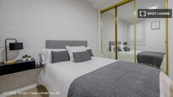 Alquiler de habitaciones en apartamento de 4 dormitorios en Atocha - MADRID