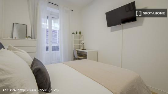 Alquiler de habitaciones en apartamento de 4 dormitorios en Atocha - MADRID