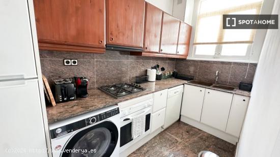 Apartamento entero de 2 dormitorios en Barcelona. - BARCELONA