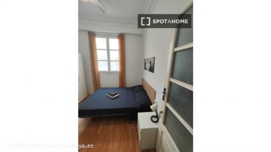 Dormitorio en piso compartido en Valencia - VALENCIA