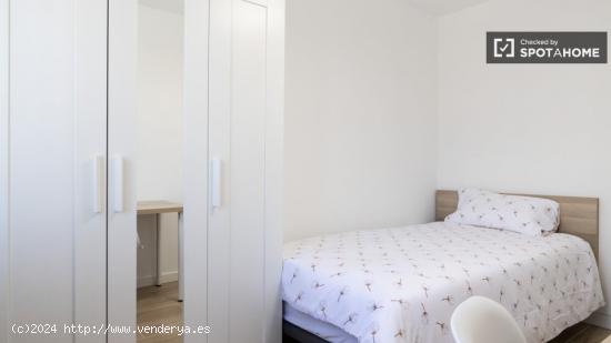 Se alquilan habitaciones en un apartamento de 4 dormitorios en Getafe - MADRID